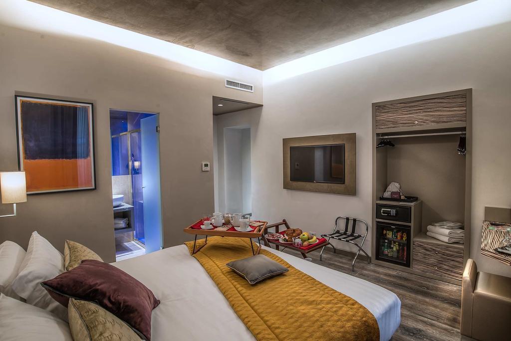 Colonna Suite Del Corso Rome Bagian luar foto