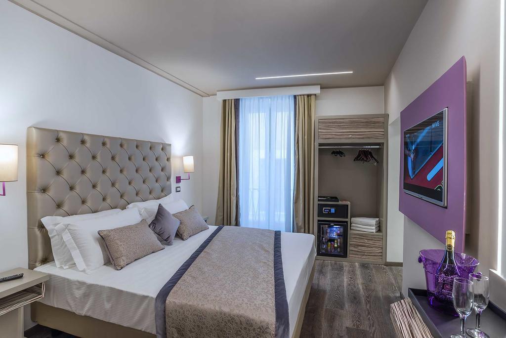 Colonna Suite Del Corso Rome Bagian luar foto