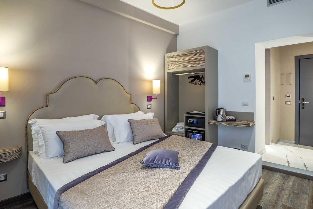 Colonna Suite Del Corso Rome Bagian luar foto
